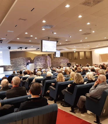 Presentazione della tovaglia del perdono